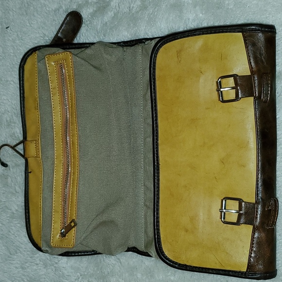 VETELLI Men's Brown Leather Toiletry Bag - Picture 11 of 11